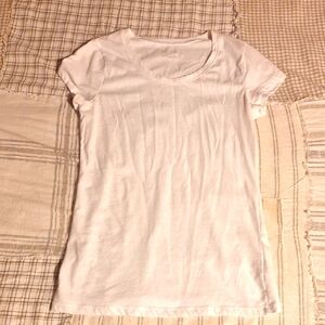 No boundaries size medium tee
